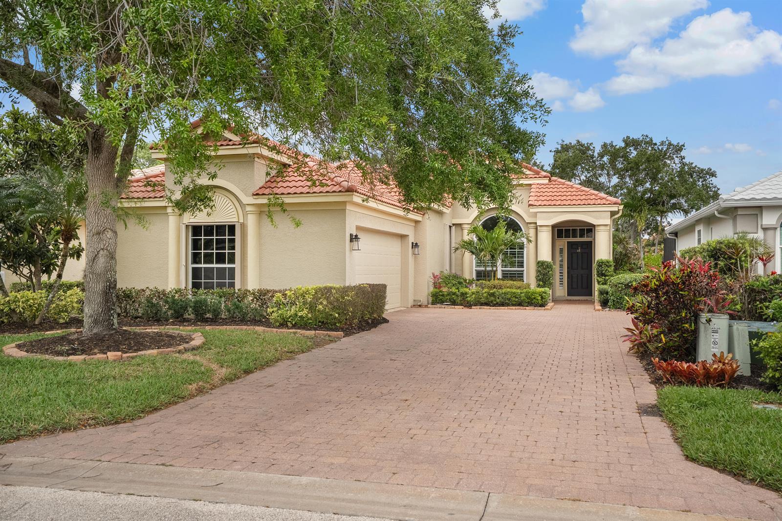4626 NW Wandering Oak Court, Jensen Beach FL 34957 photo 3