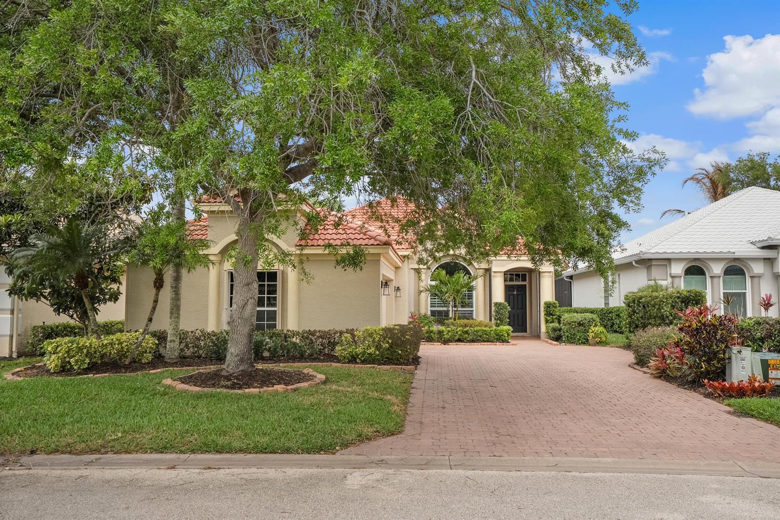 4626 NW Wandering Oak Court, Jensen Beach FL 34957 photo 5