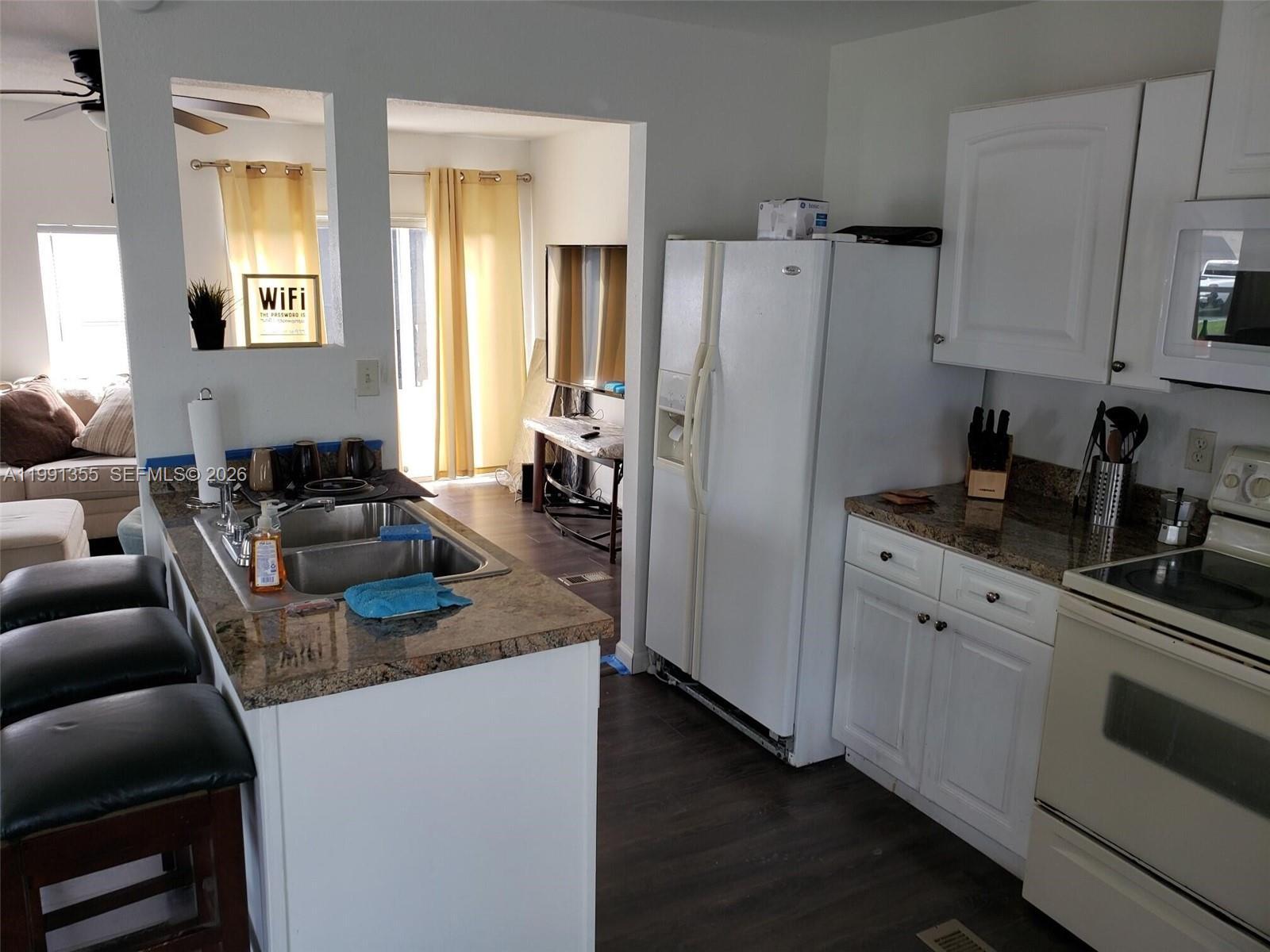 21730 NW 8th Ct, Pembroke Pines FL 33029 photo 3