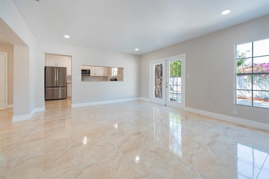 1031 SW 6th Way, Deerfield Beach FL 33441 photo 3