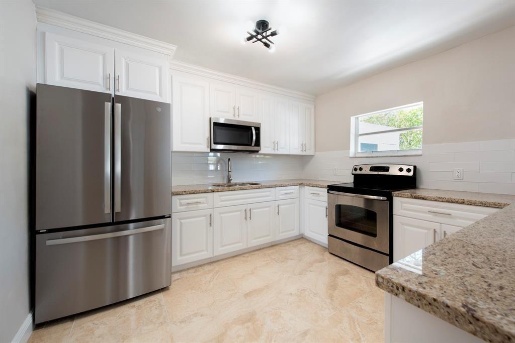 1031 SW 6th Way, Deerfield Beach FL 33441 photo 4
