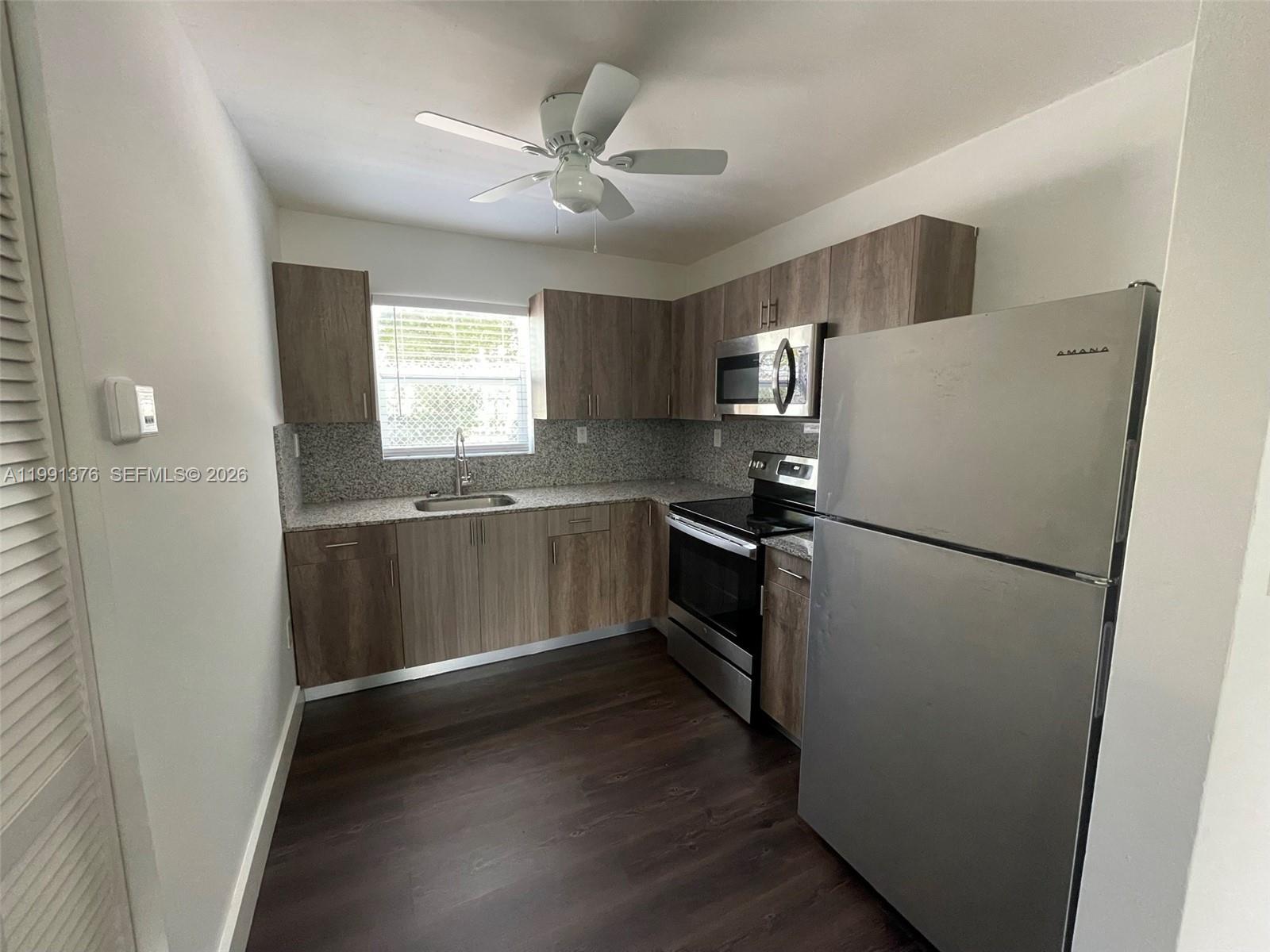 1864 NW 24th St # 4, Miami FL 33142 photo 2
