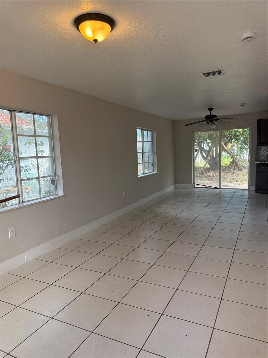 1330 NW 7th Ct, Florida City FL 33034 photo 3