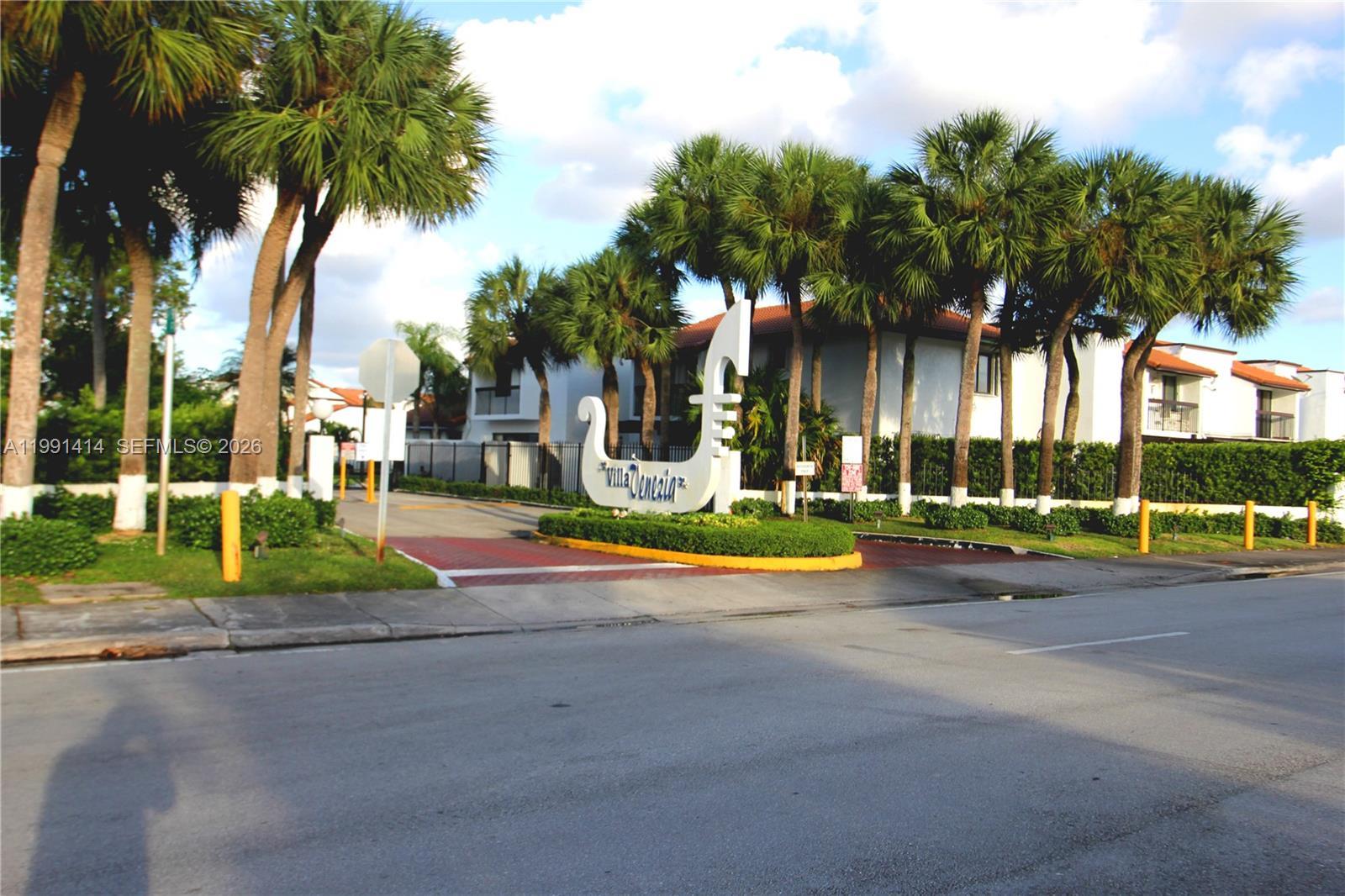 1221 SW 124th Ct, Miami FL 33184 photo 4