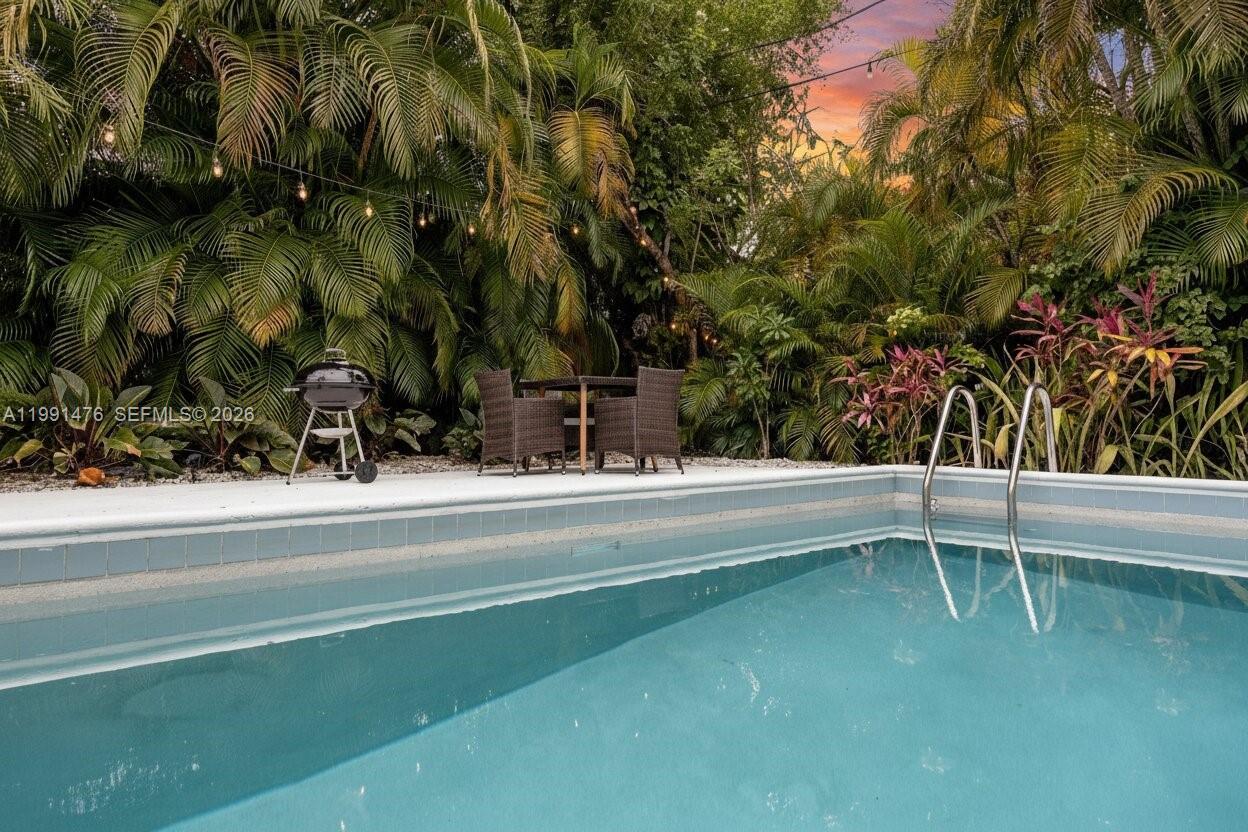 1418 Cordova St, Coral Gables FL 33134 photo 2