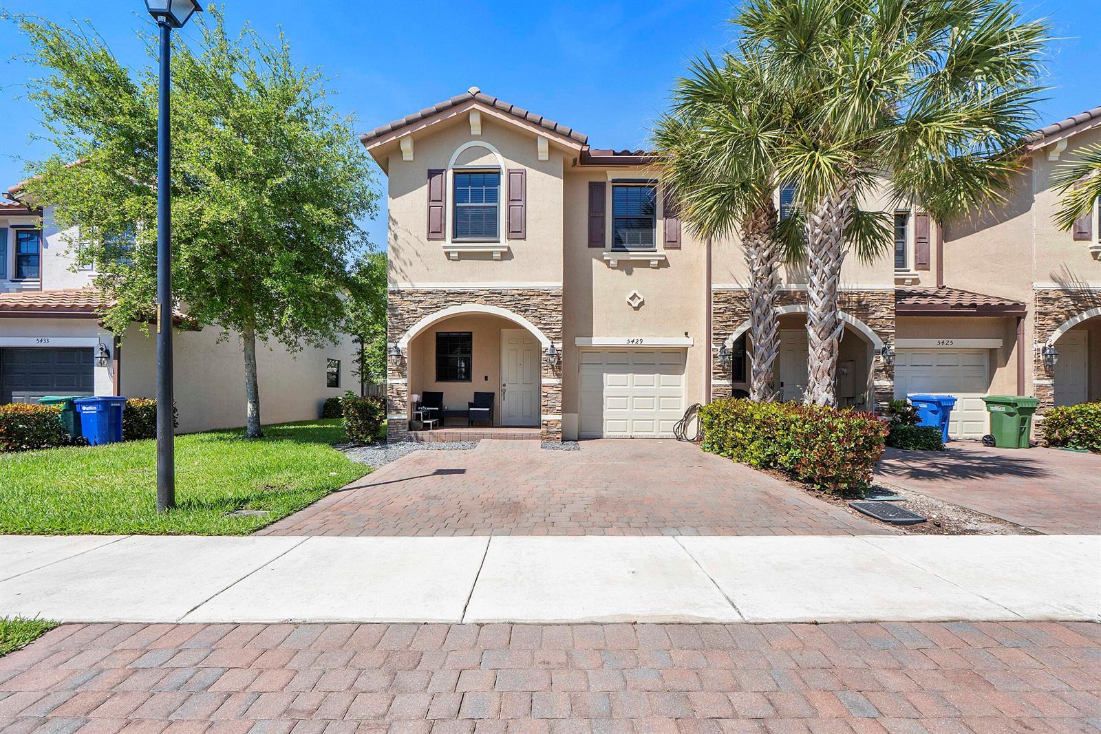 5429 NW 27th Court, Margate FL 33063 photo 2