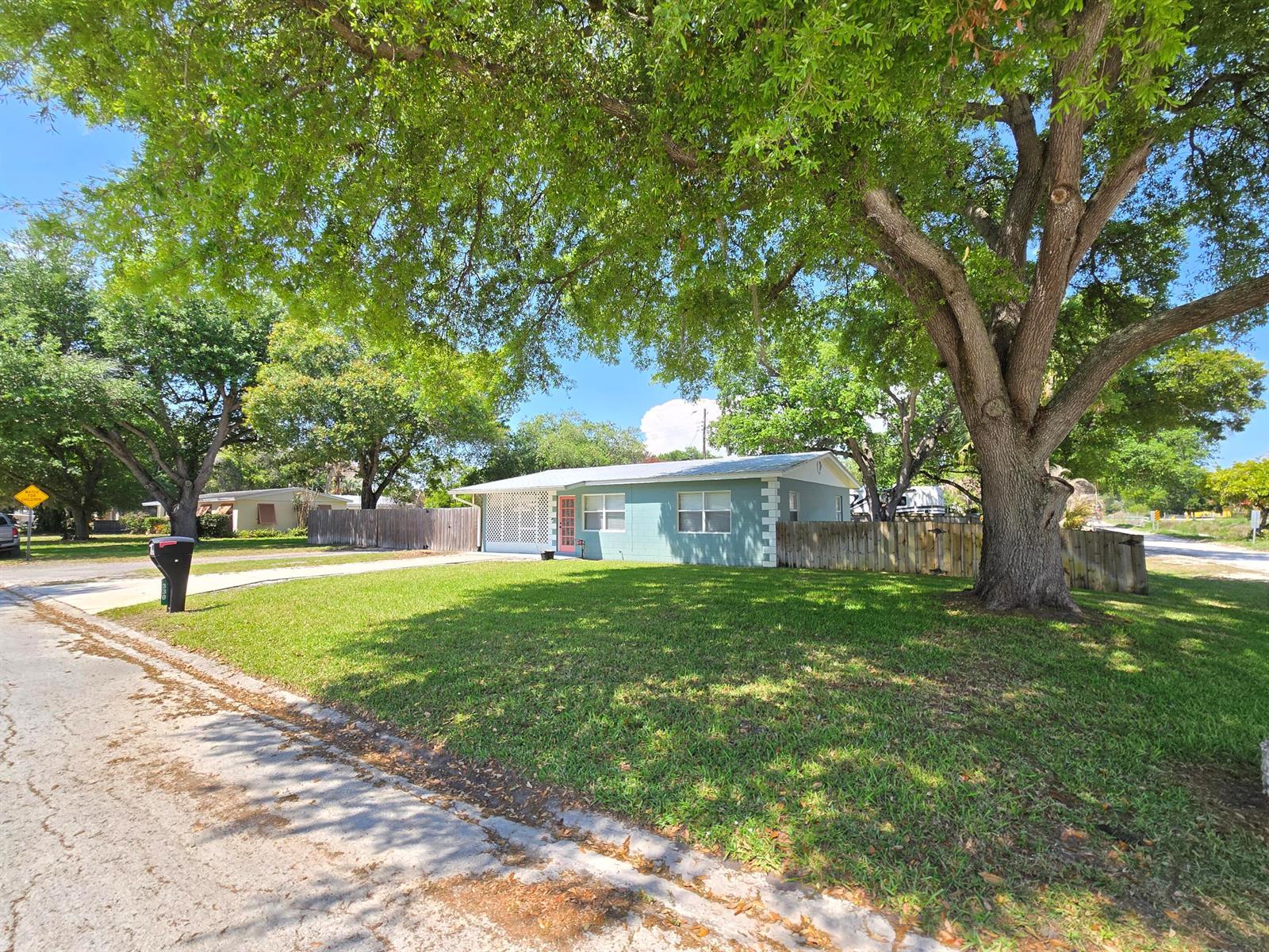 330 Barraclough Street, Fort Pierce FL 34982
