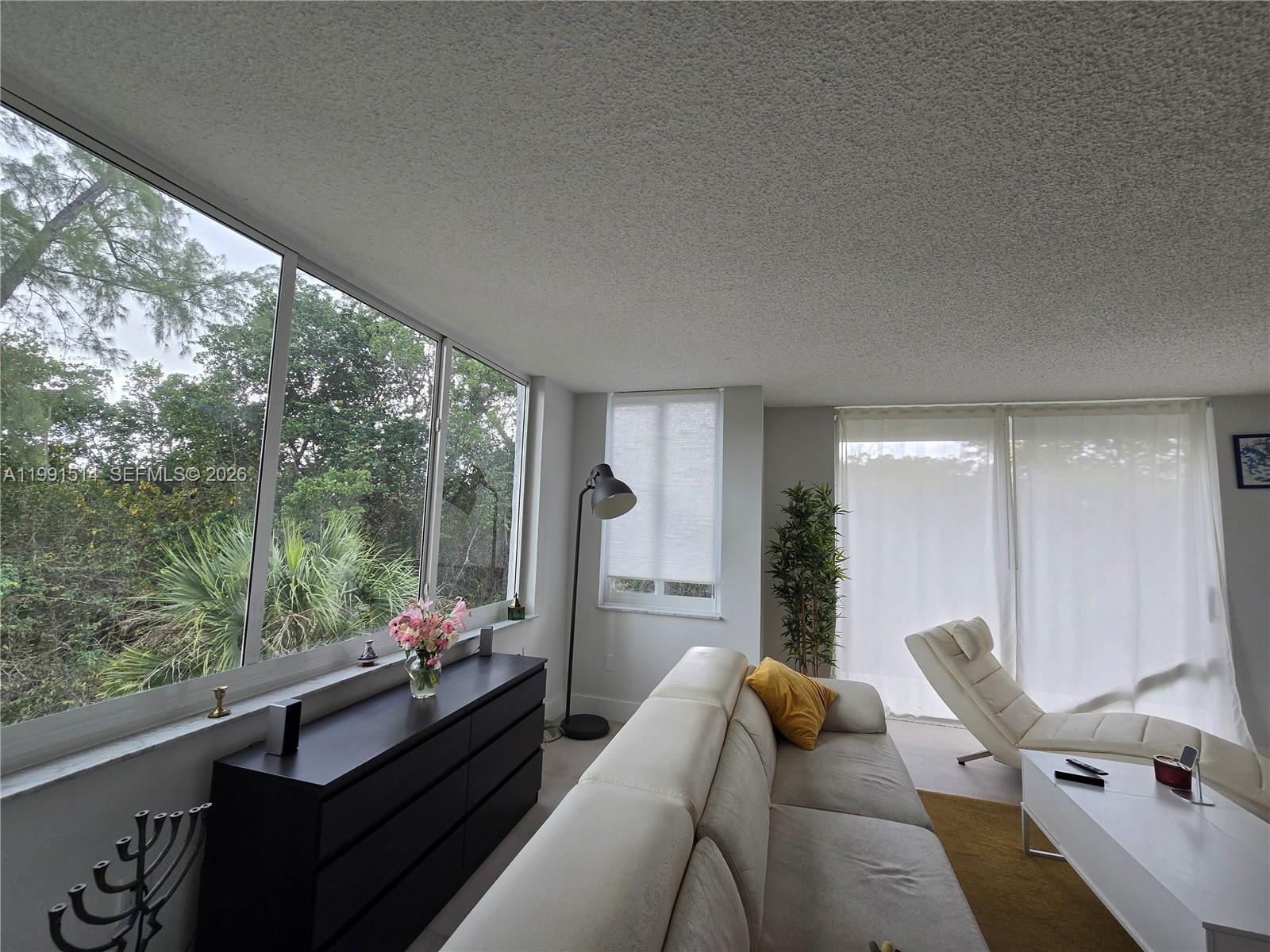 17890 W Dixie Hwy # 307, North Miami Beach FL 33160 photo 4