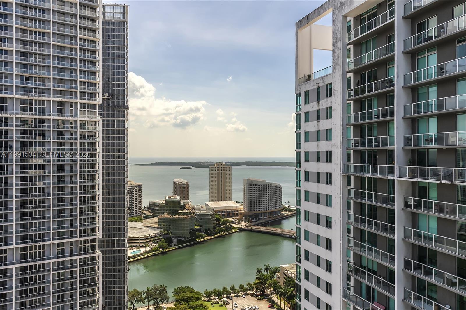 77 SE 5th Street # 2403, Miami FL 33131 photo 2