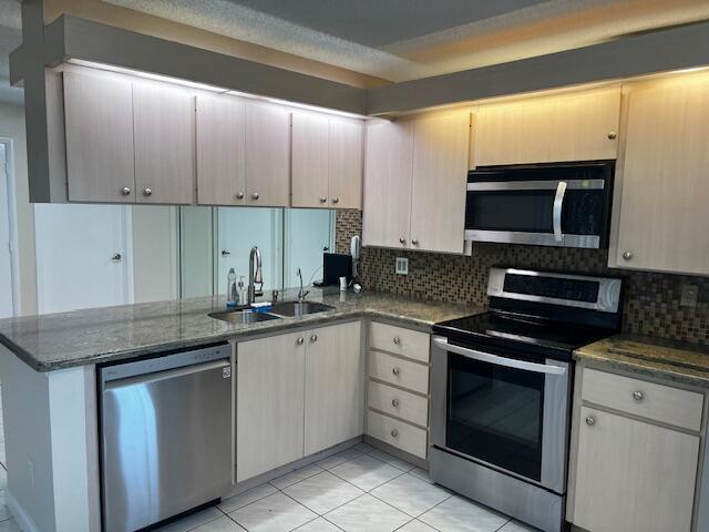 4701 Roxbury Court, Boynton Beach FL 33436 photo 2