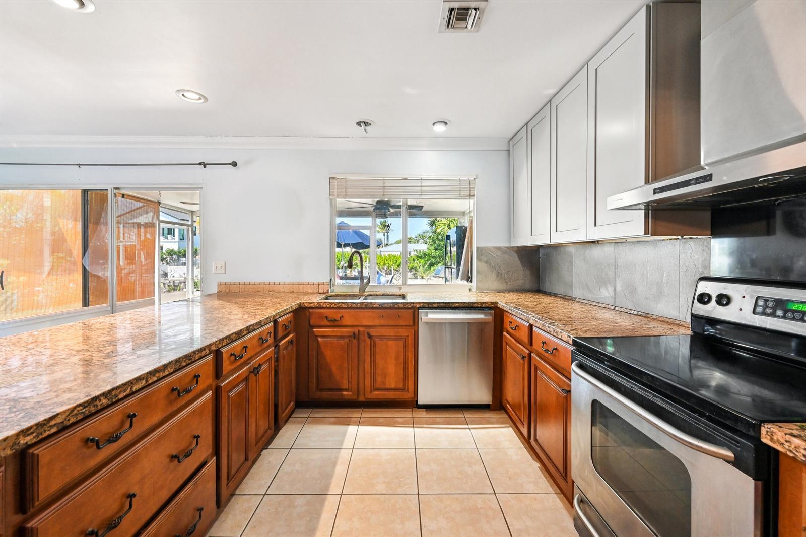 605 Inlet Road, North Palm Beach FL 33408 photo 2