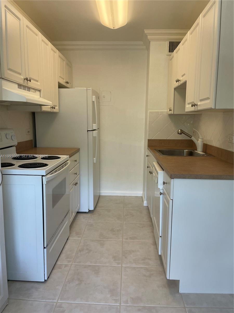1405 Miami Rd # 23, Fort Lauderdale FL 33316 photo 4