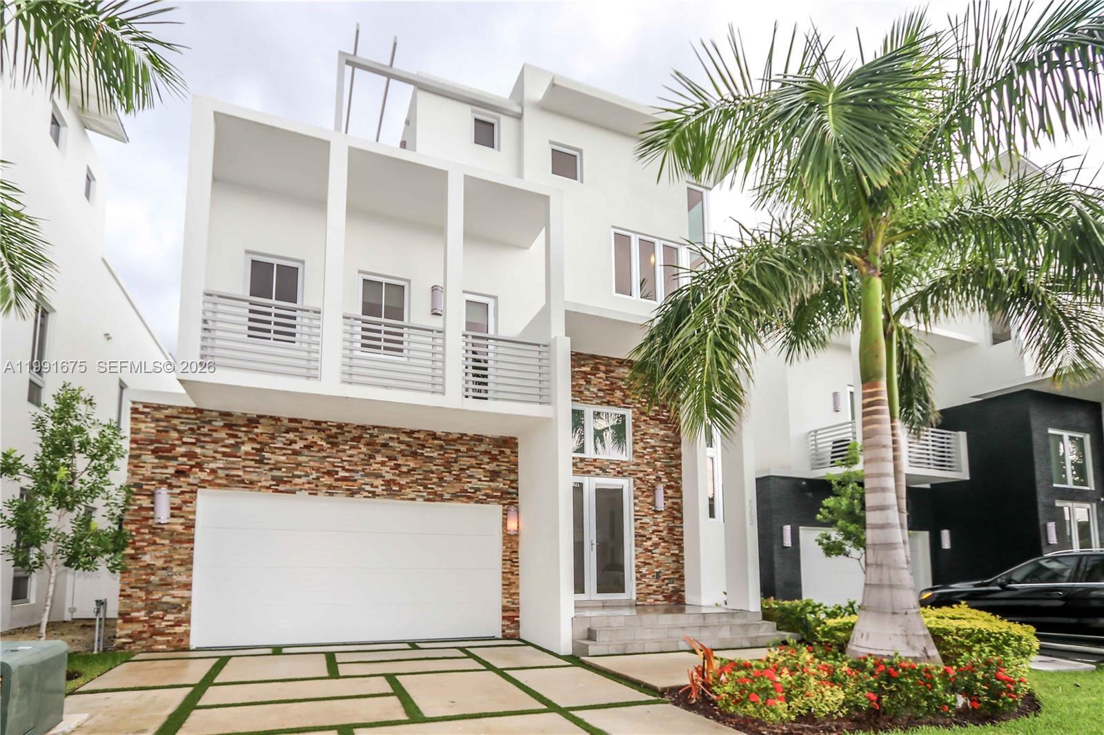 8250 NW 33rd Ter, Doral FL 33122