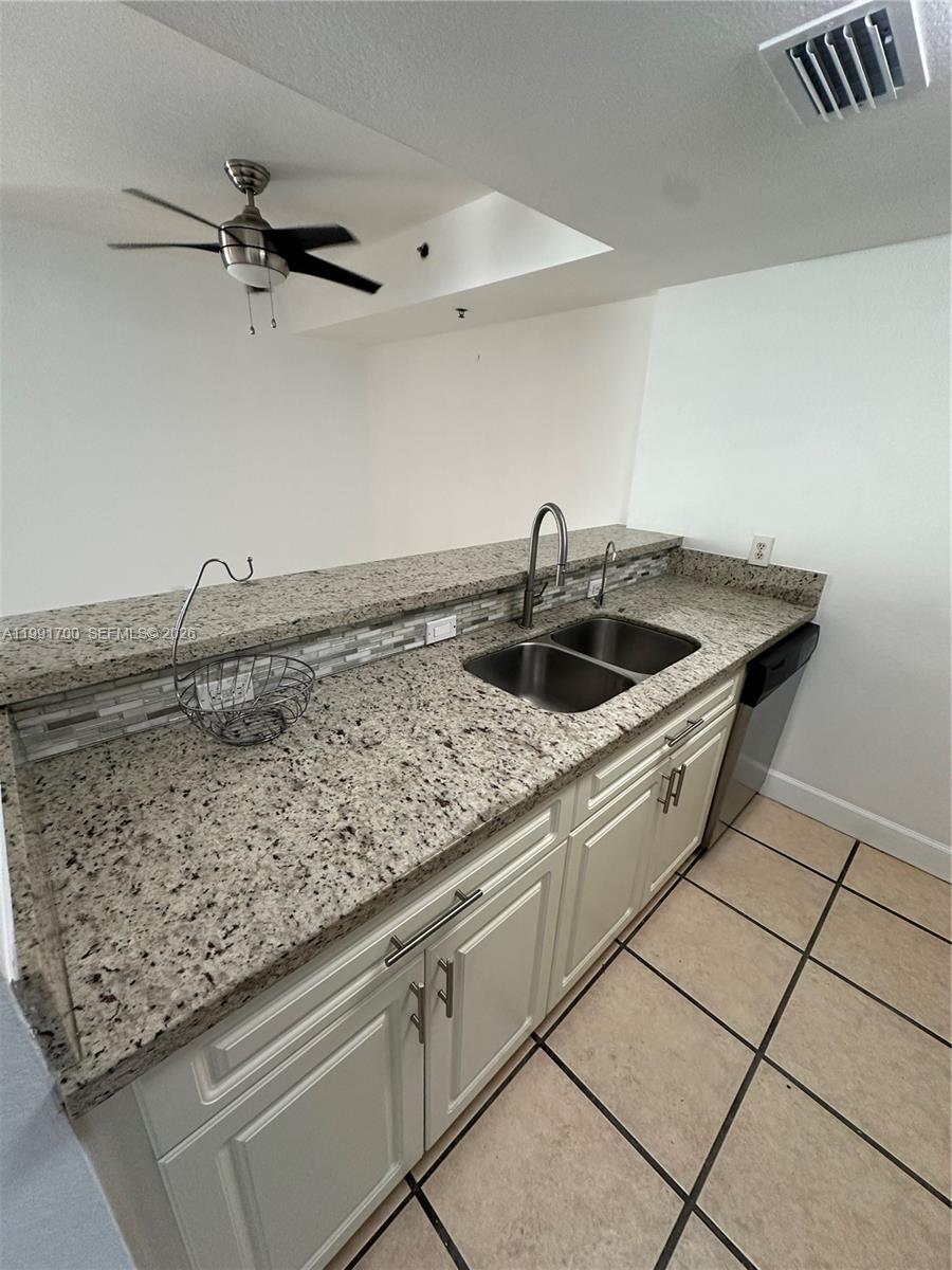 814 NW 36th Ave # 406, Miami FL 33125 photo 2