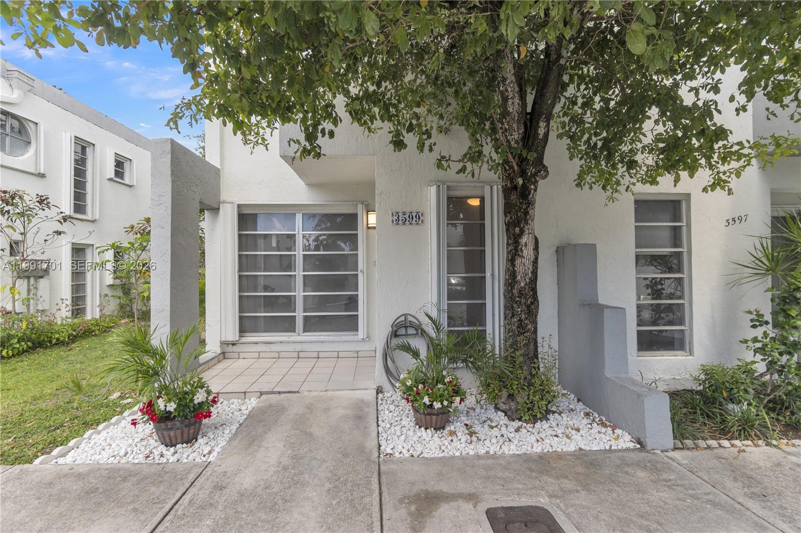 3599 SW 17th St # 3599, Miami FL 33145