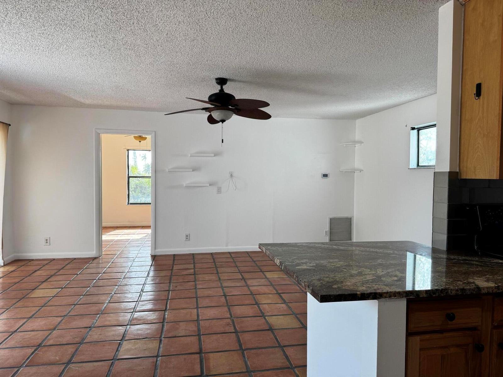 24 Crossings Circle # H, Boynton Beach FL 33435 photo 2