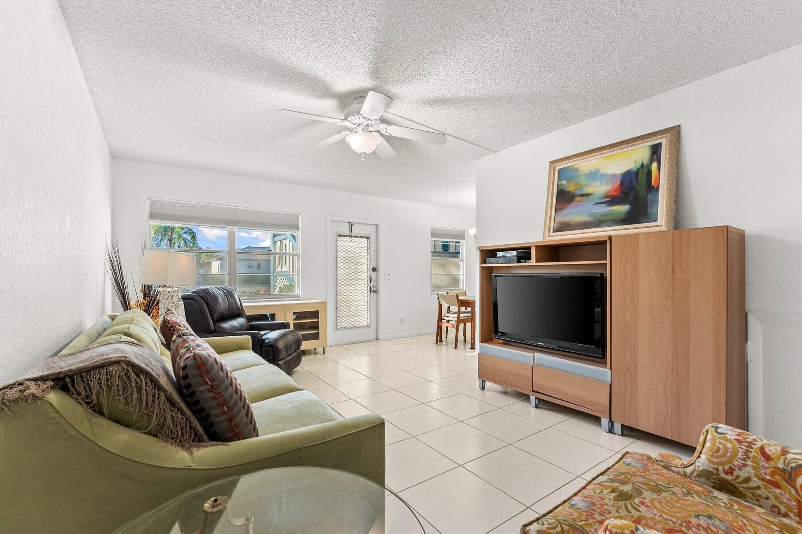 1047 Lincoln C, Boca Raton FL 33434 photo 5