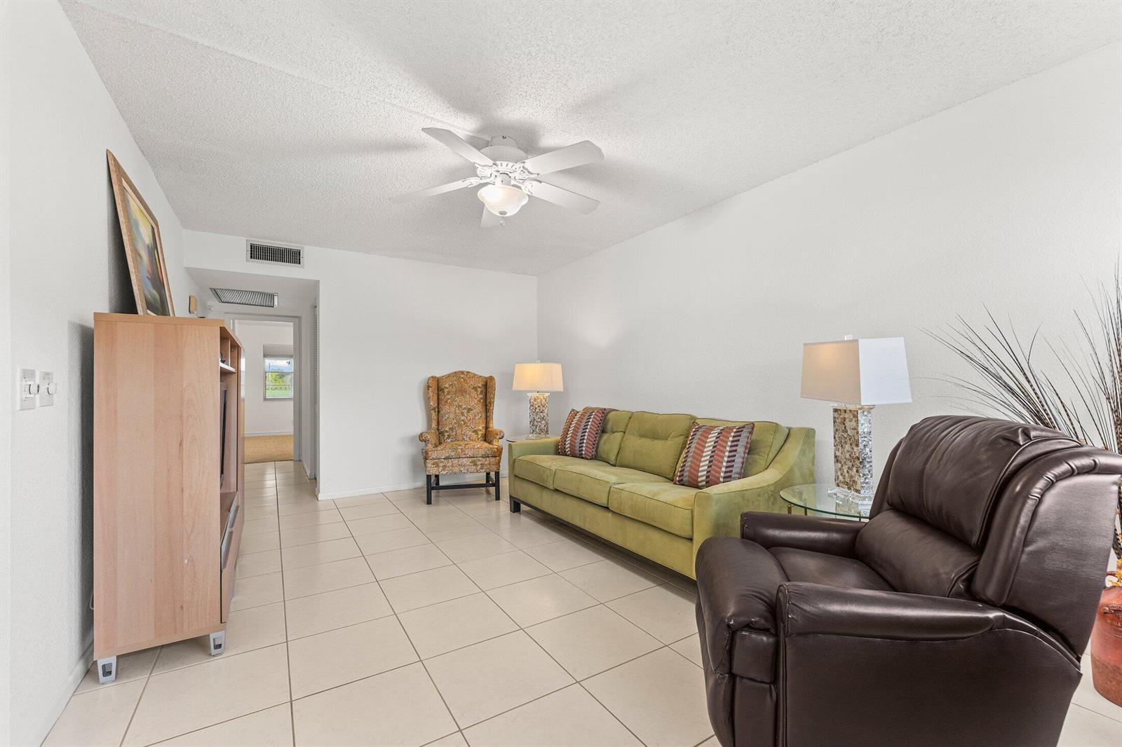 1047 Lincoln C, Boca Raton FL 33434 photo 4