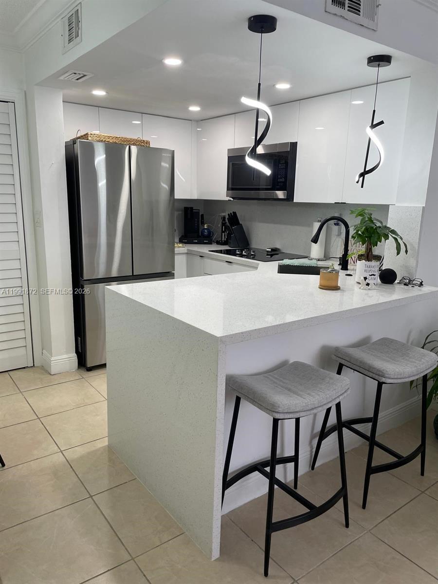 8675 NW 5th Ter # 204, Miami FL 33126 photo 3