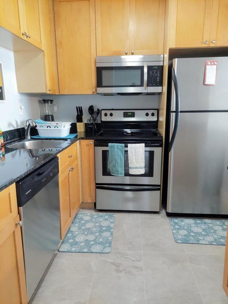 1830 Embassy Drive # 605, West Palm Beach FL 33401 photo 5