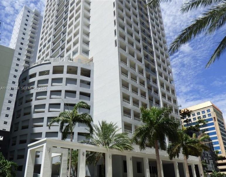170 SE 14th St # 3005, Miami FL 33131 photo 3