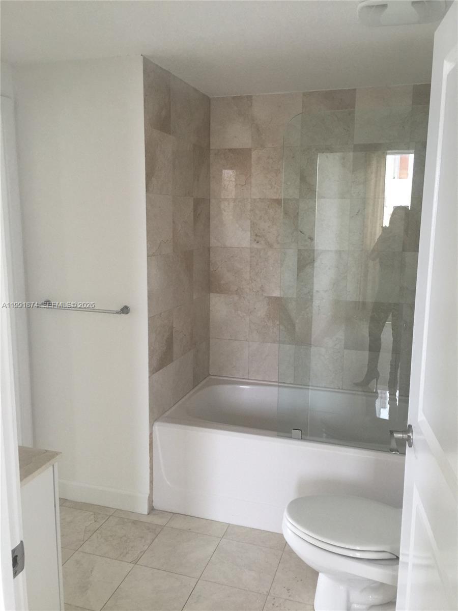170 SE 14th St # 3005, Miami FL 33131 photo 5