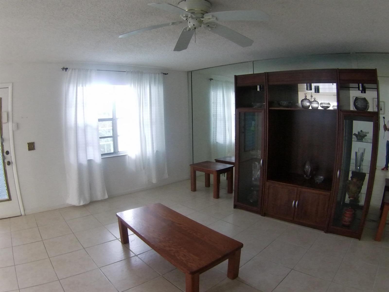 556 Capri L, Delray Beach FL 33484 photo 3