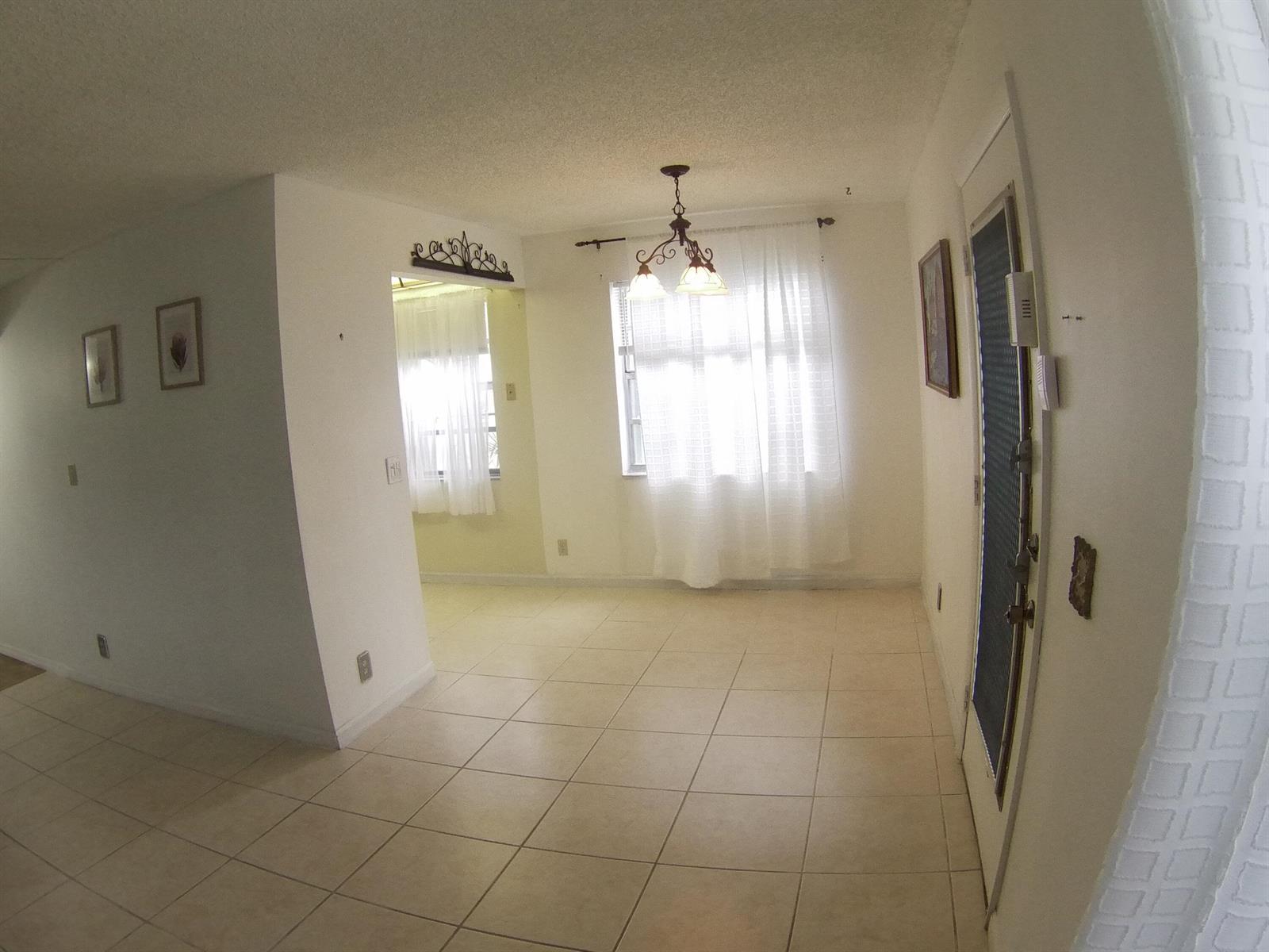 556 Capri L, Delray Beach FL 33484 photo 5