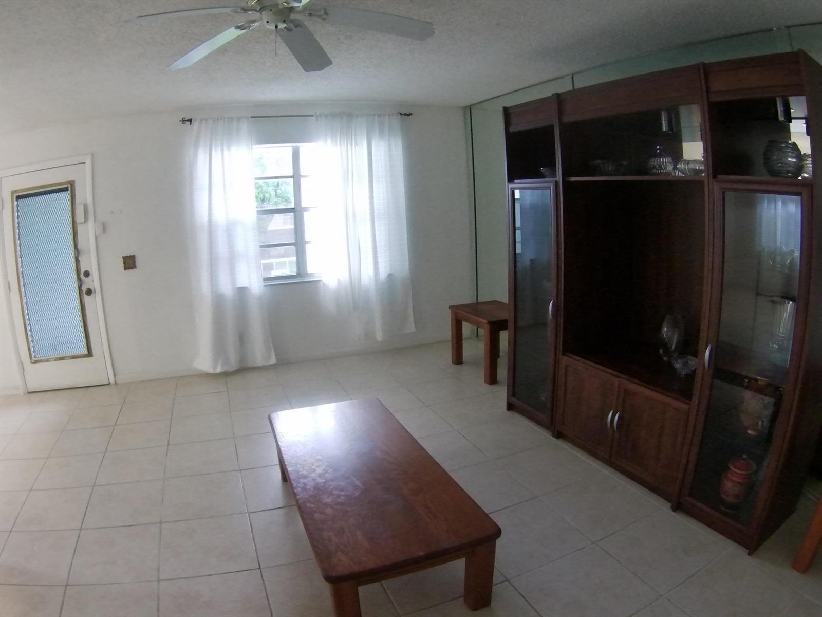 556 Capri L, Delray Beach FL 33484 photo 4