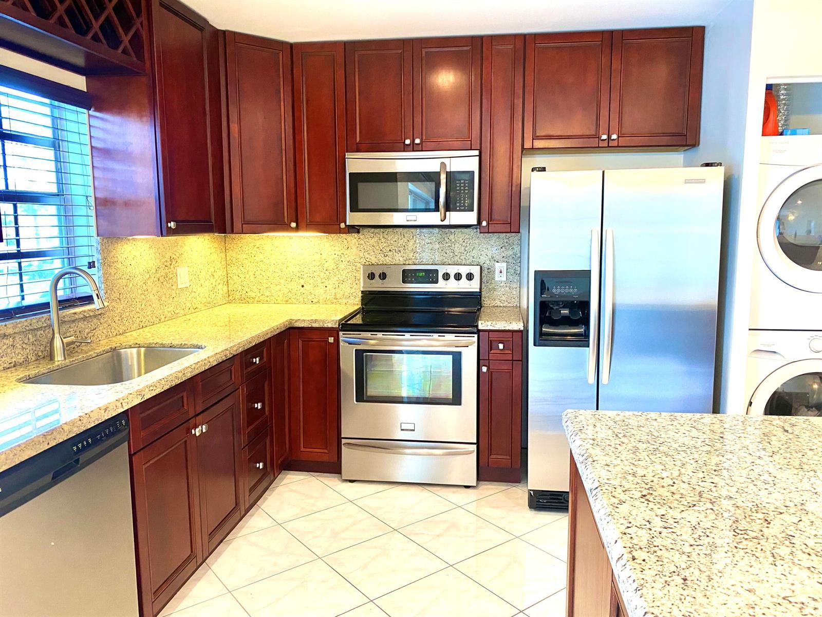 733 High Point Boulevard # D2, Fort Pierce FL 34982 photo 2