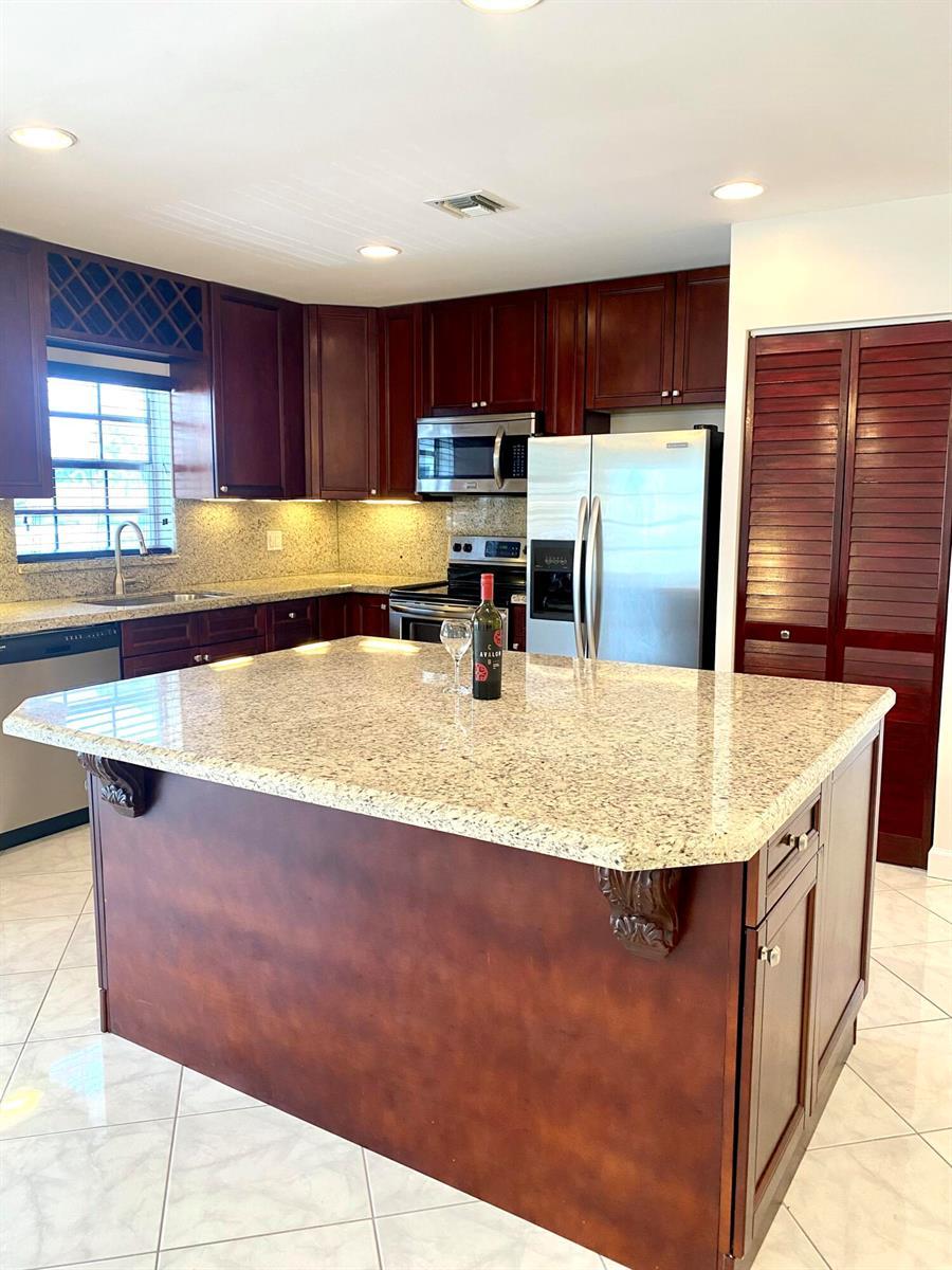 733 High Point Boulevard # D2, Fort Pierce FL 34982 photo 4