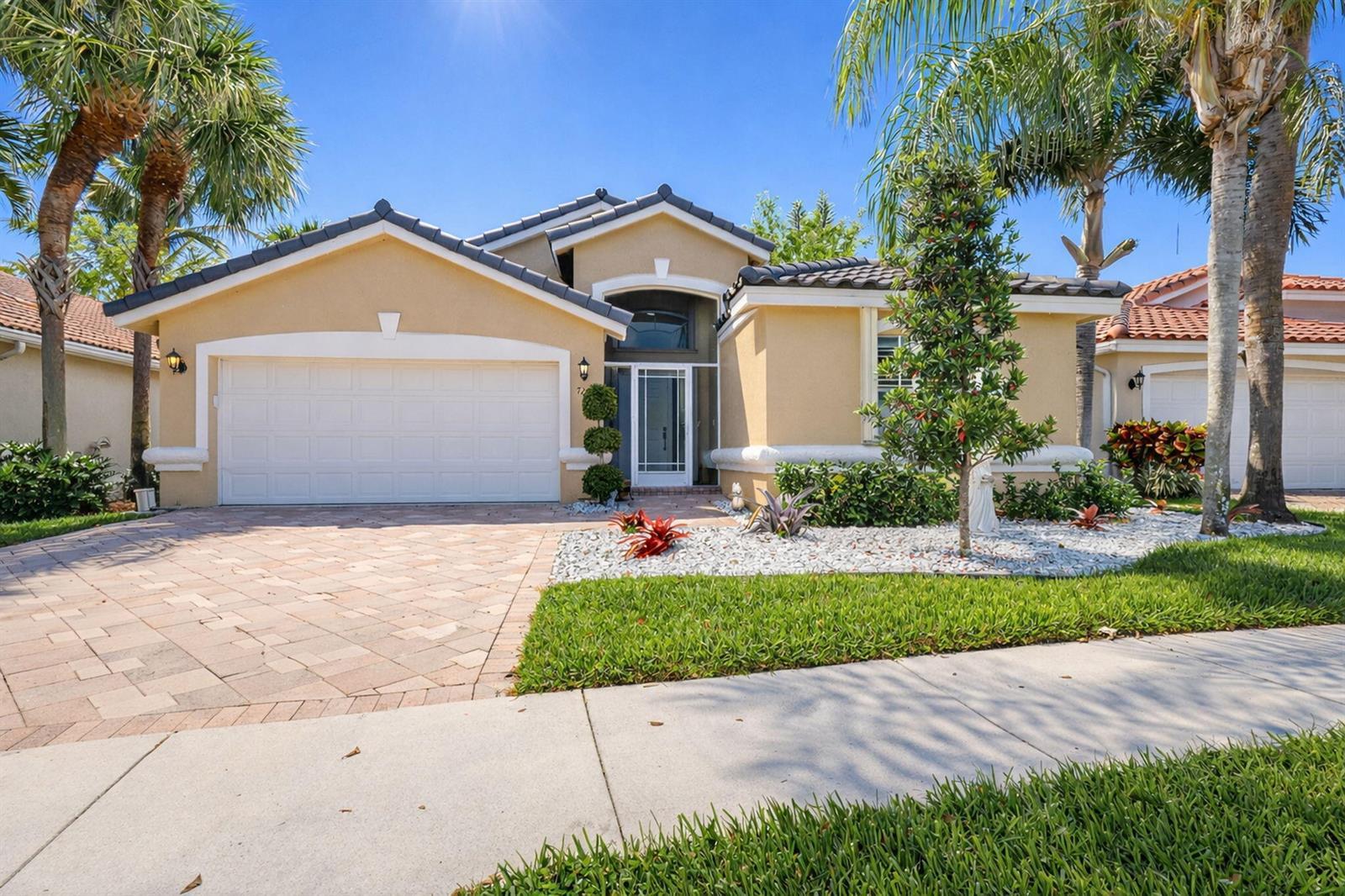7207 Modena Drive, Boynton Beach FL 33437 photo 2