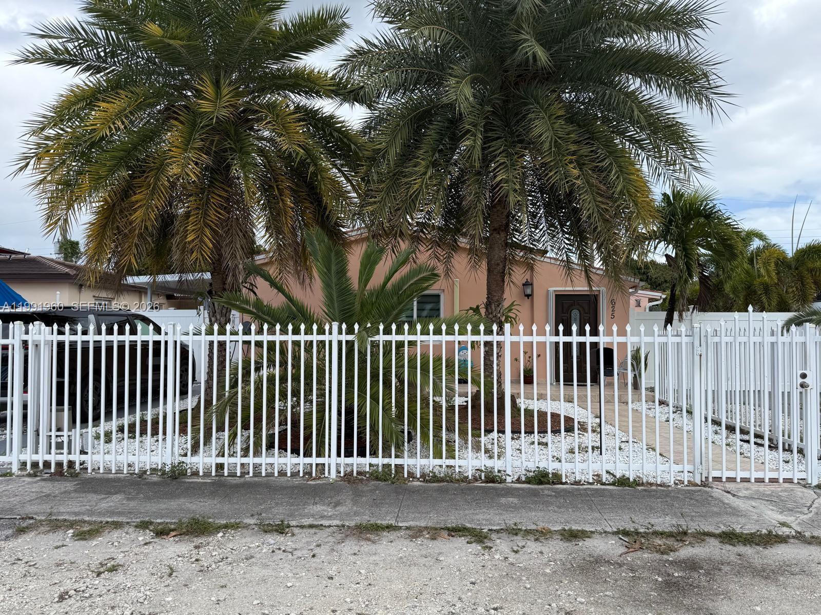 625 E 8th Ln, Hialeah FL 33010 photo 2