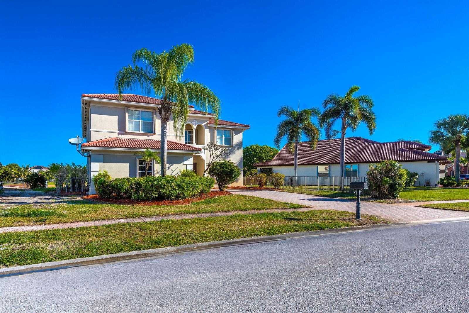 102 Ibisca Terrace, Royal Palm Beach FL 33411