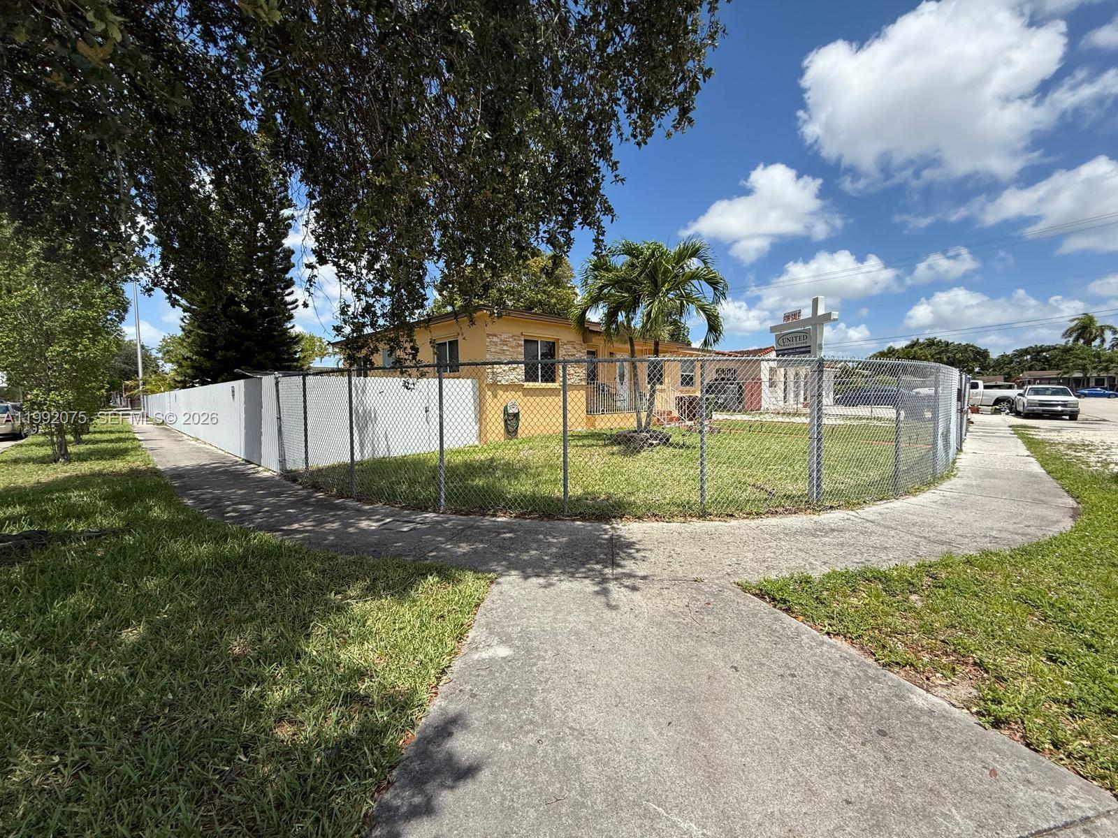 3700 W 6th Ln, Hialeah FL 33012 photo 3