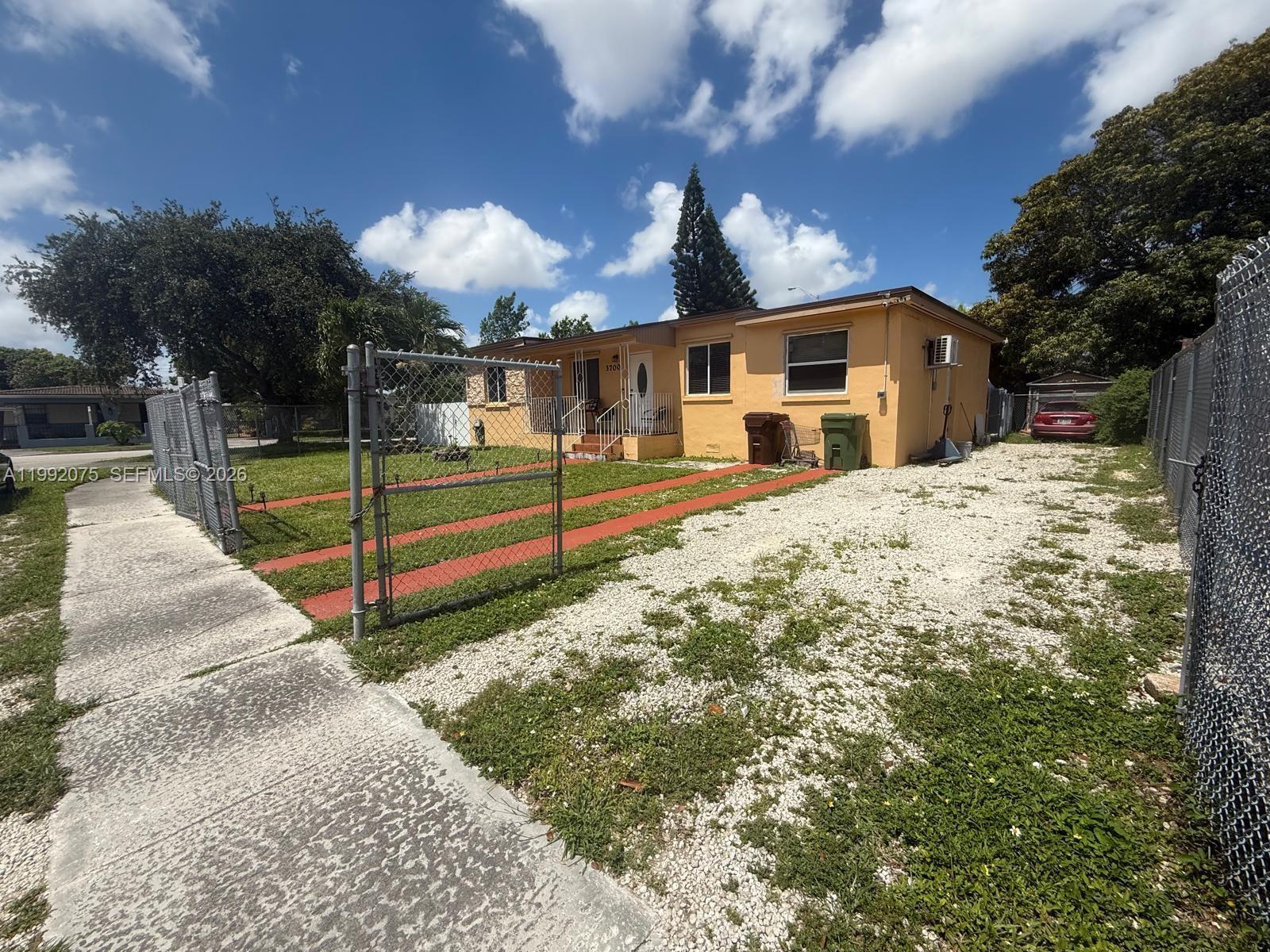 3700 W 6th Ln, Hialeah FL 33012 photo 4