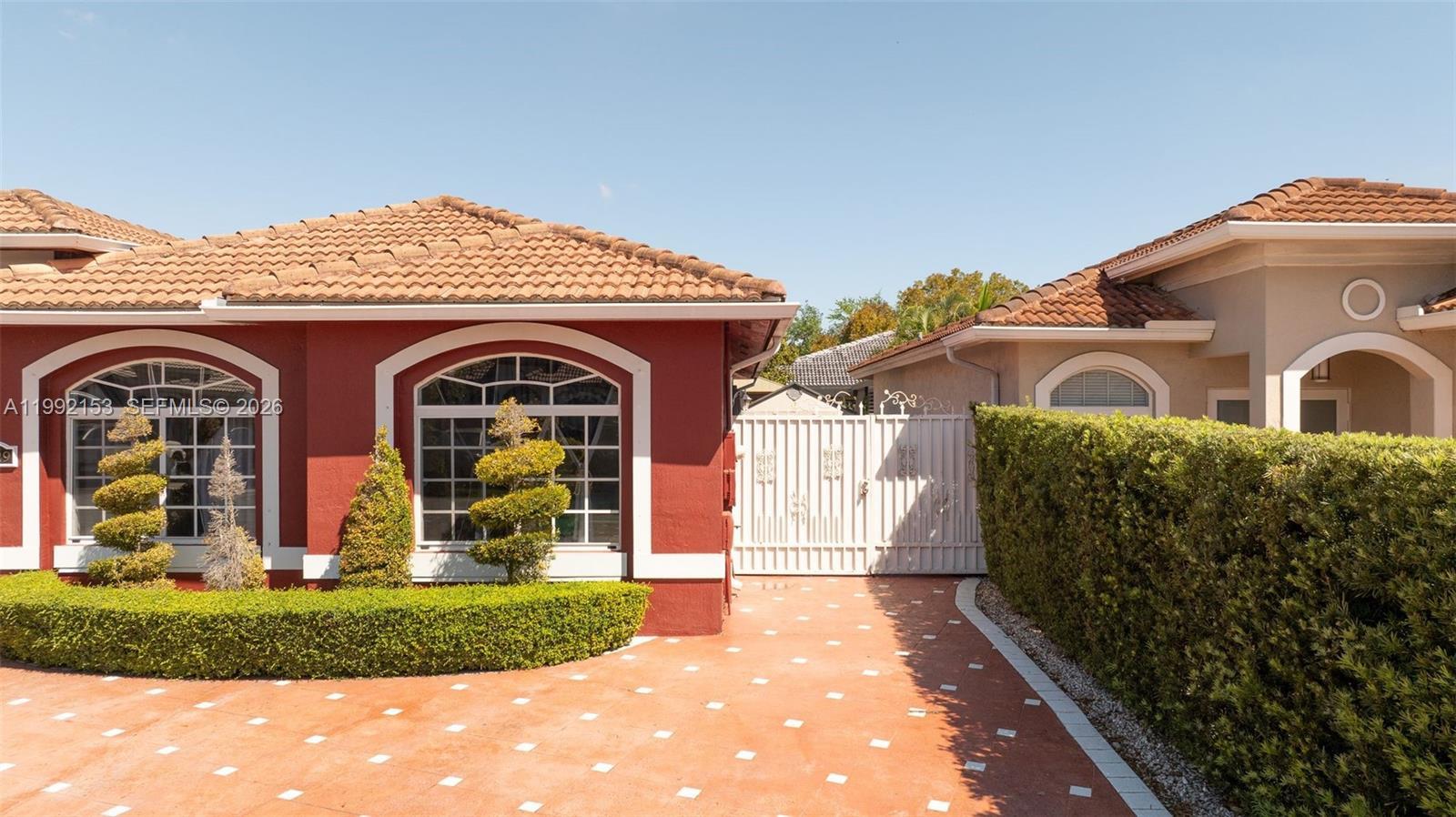 7929 NW 200th Ter, Hialeah FL 33015 photo 5