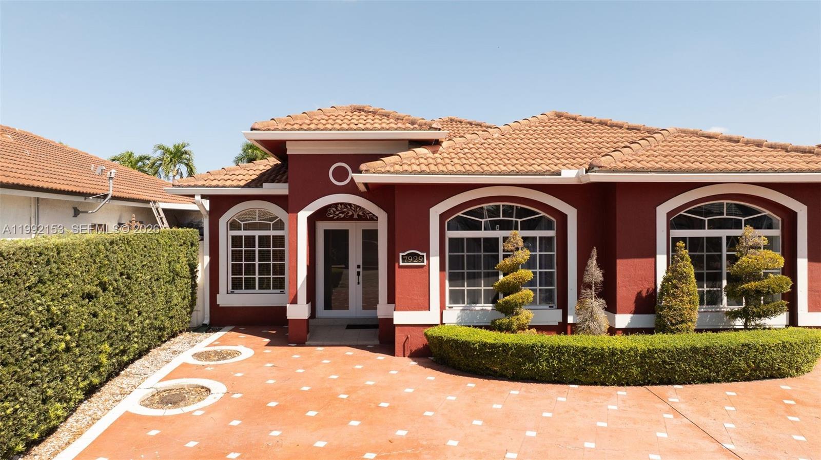 7929 NW 200th Ter, Hialeah FL 33015 photo 4