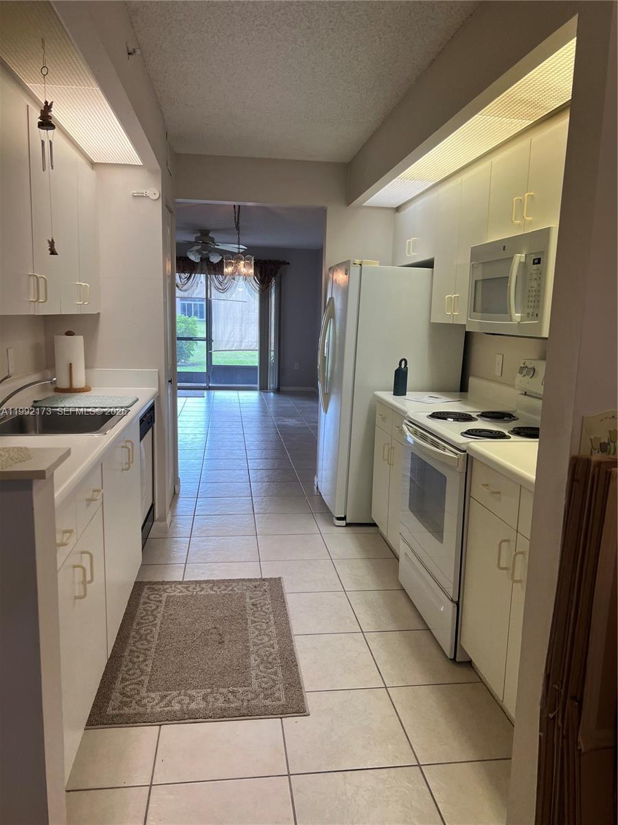12550 SW 15 St # 106E, Pembroke Pines FL 33027 photo 2