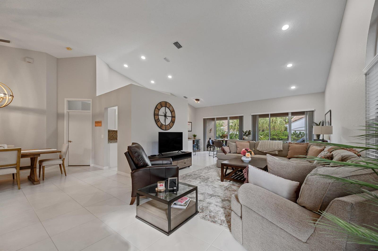 4657 Carlton Golf Drive, Lake Worth FL 33449 photo 4