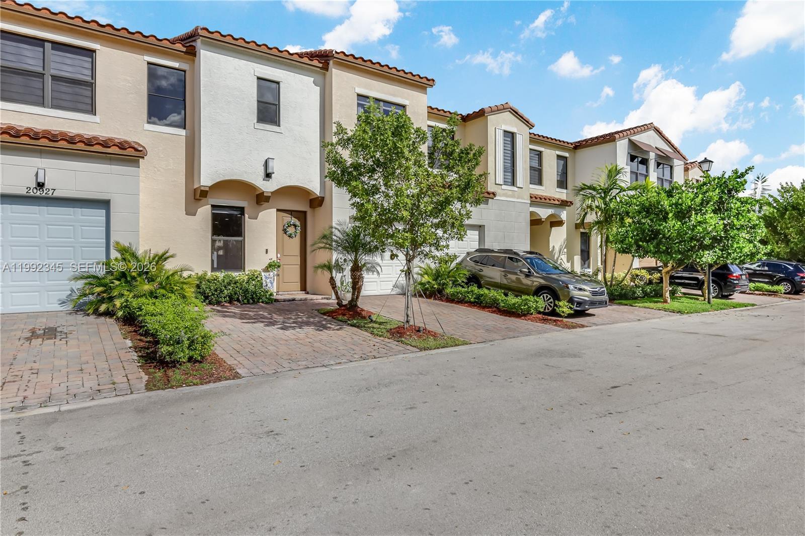 20921 NW 1st Ct, Pembroke Pines FL 33029 photo 3