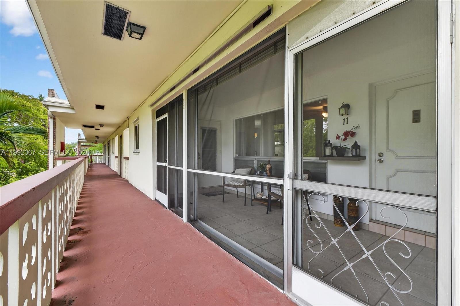 412 S Luna Ct # 11, Hollywood FL 33021 photo 4