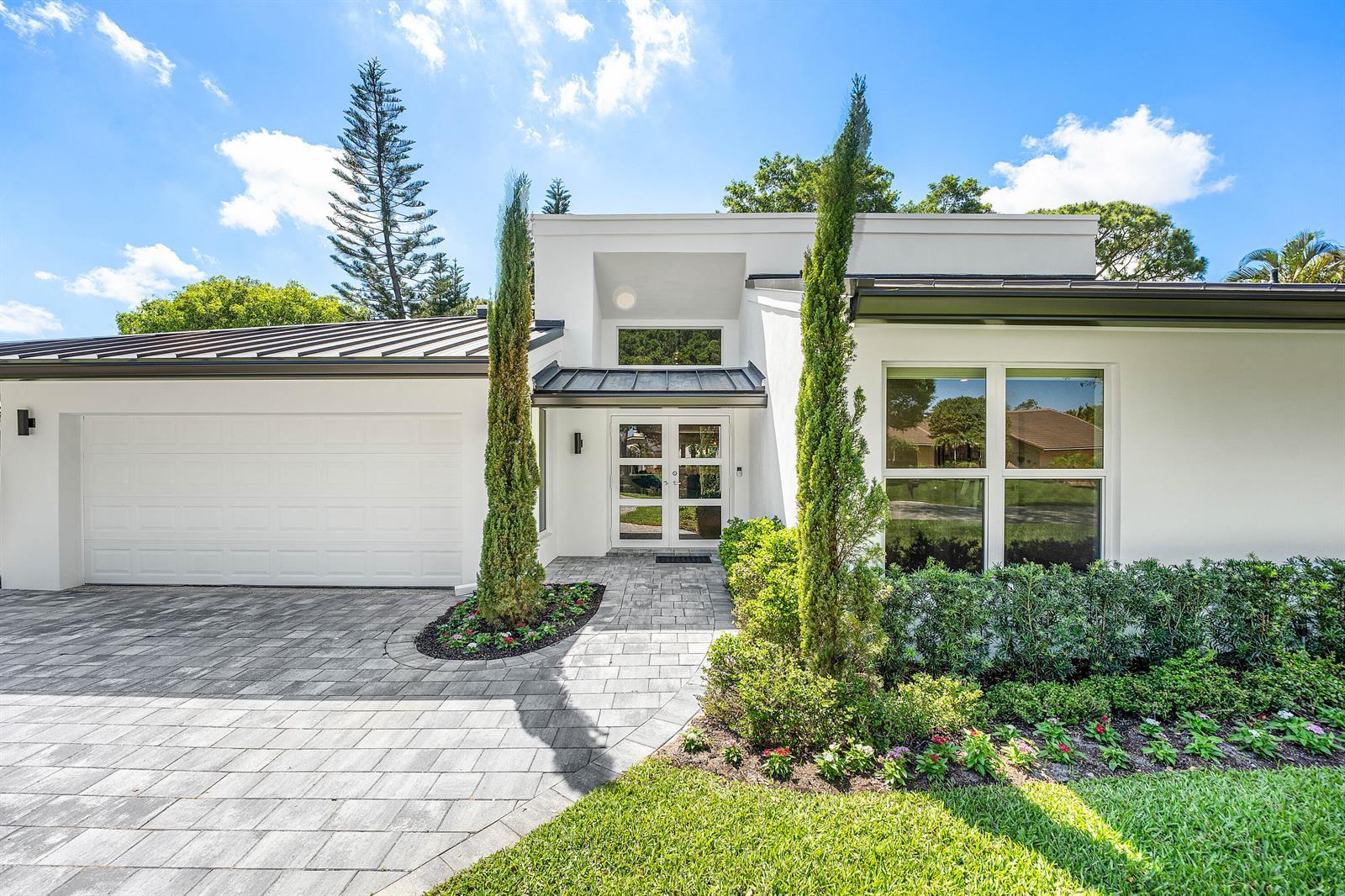 654 W Lakewoode Circle, Delray Beach FL 33445 photo 2