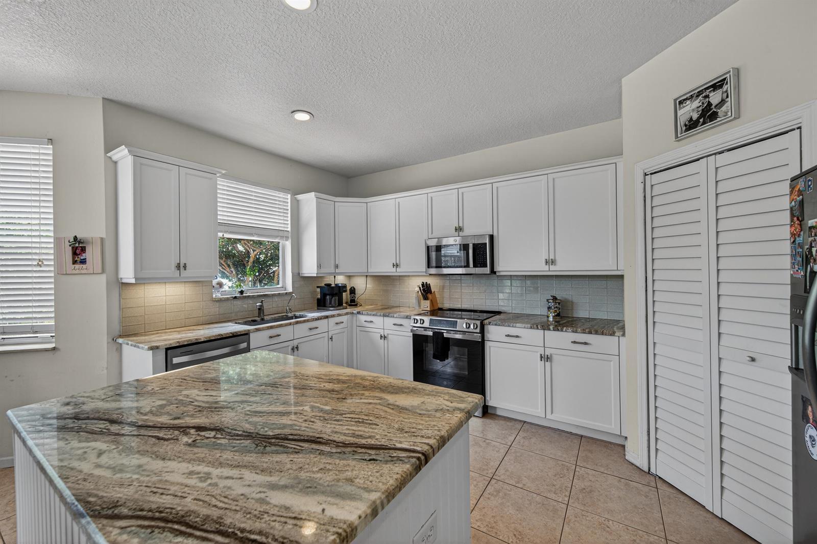 2078 Reston Circle, Royal Palm Beach FL 33411 photo 5