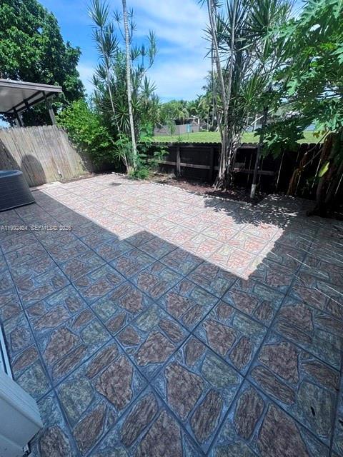 6713 SW 112th Ct, Miami FL 33173 photo 2