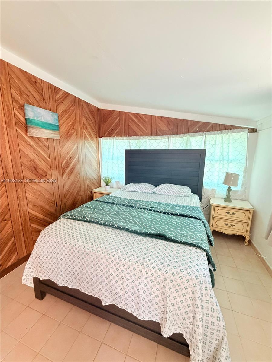 19631 NE 12th Ct, Miami FL 33179 photo 2