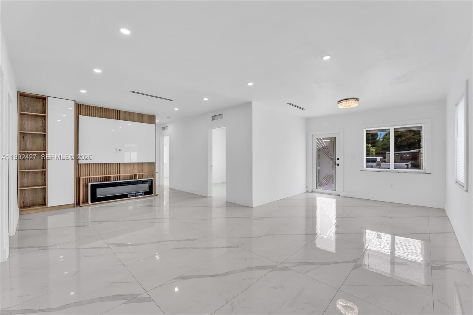 875 E 8th St, Hialeah FL 33010 photo 4