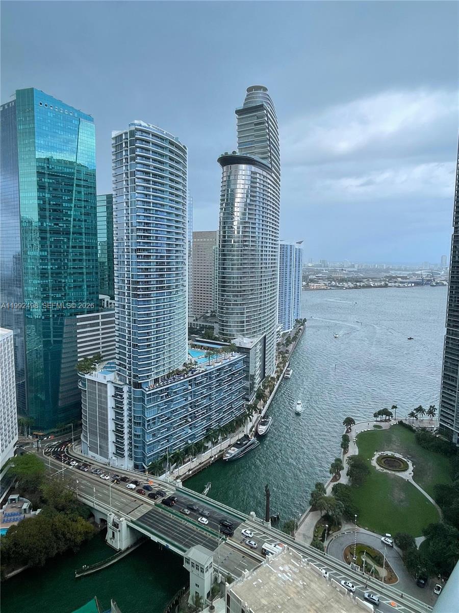 77 SE 5th St # 2204, Miami FL 33131 photo 4