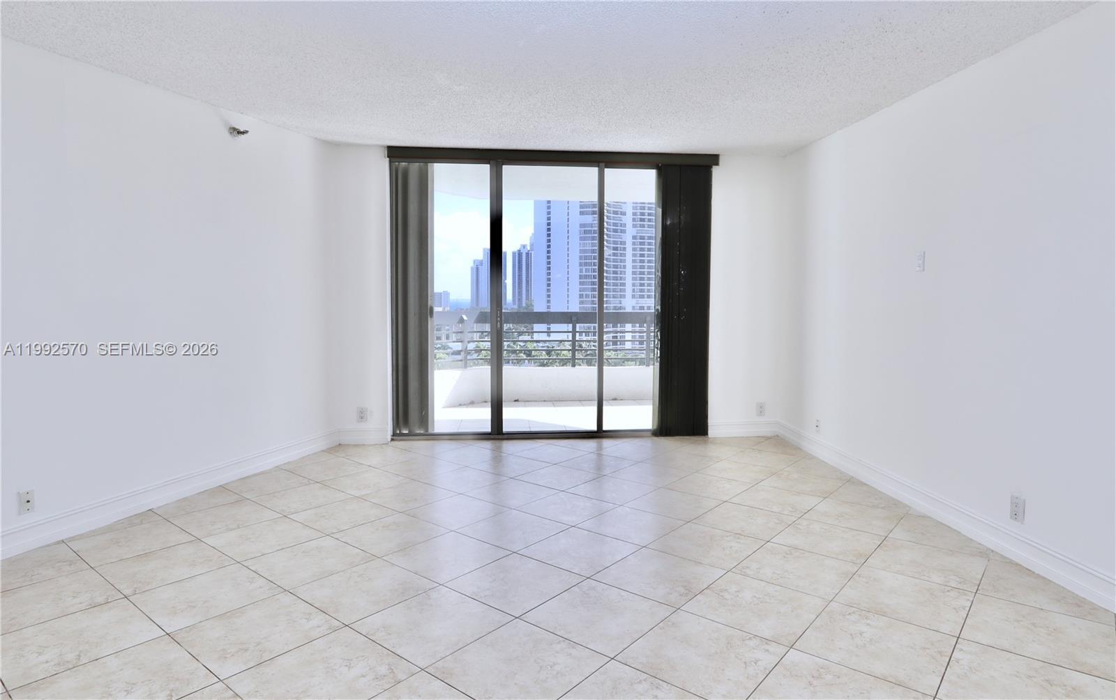 3500 Mystic Pointe Dr # 1207, Aventura FL 33180 photo 4