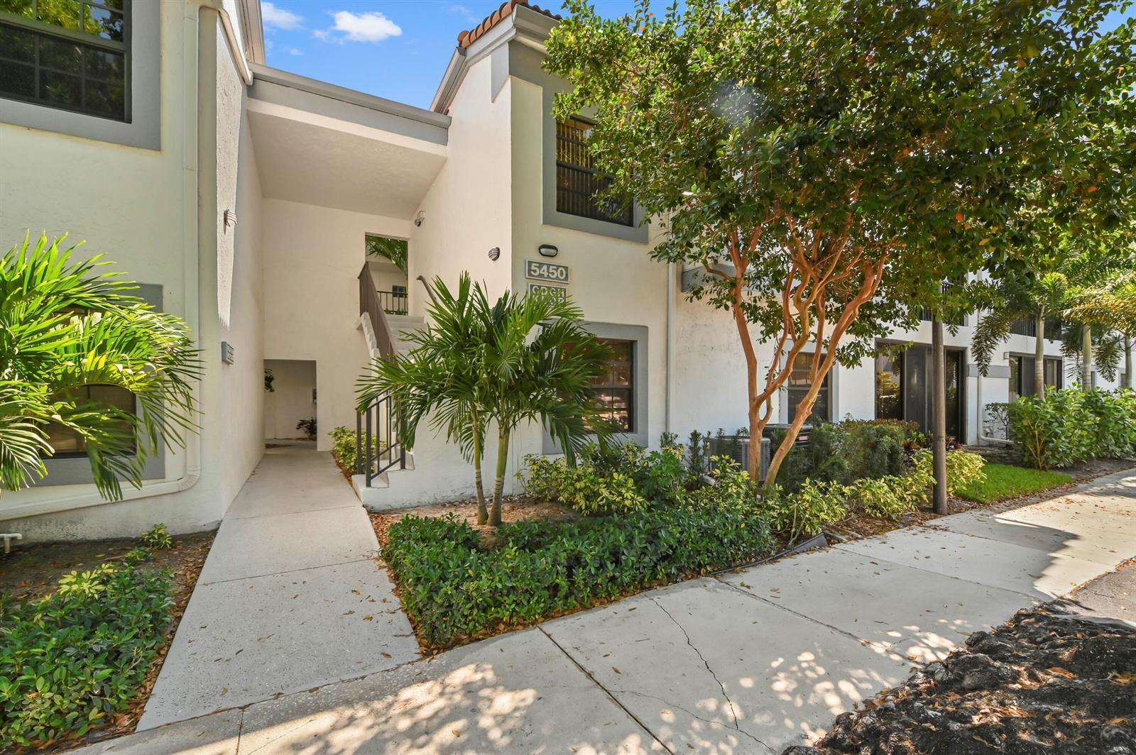 5450 Verona Drive # O, Boynton Beach FL 33437 photo 2